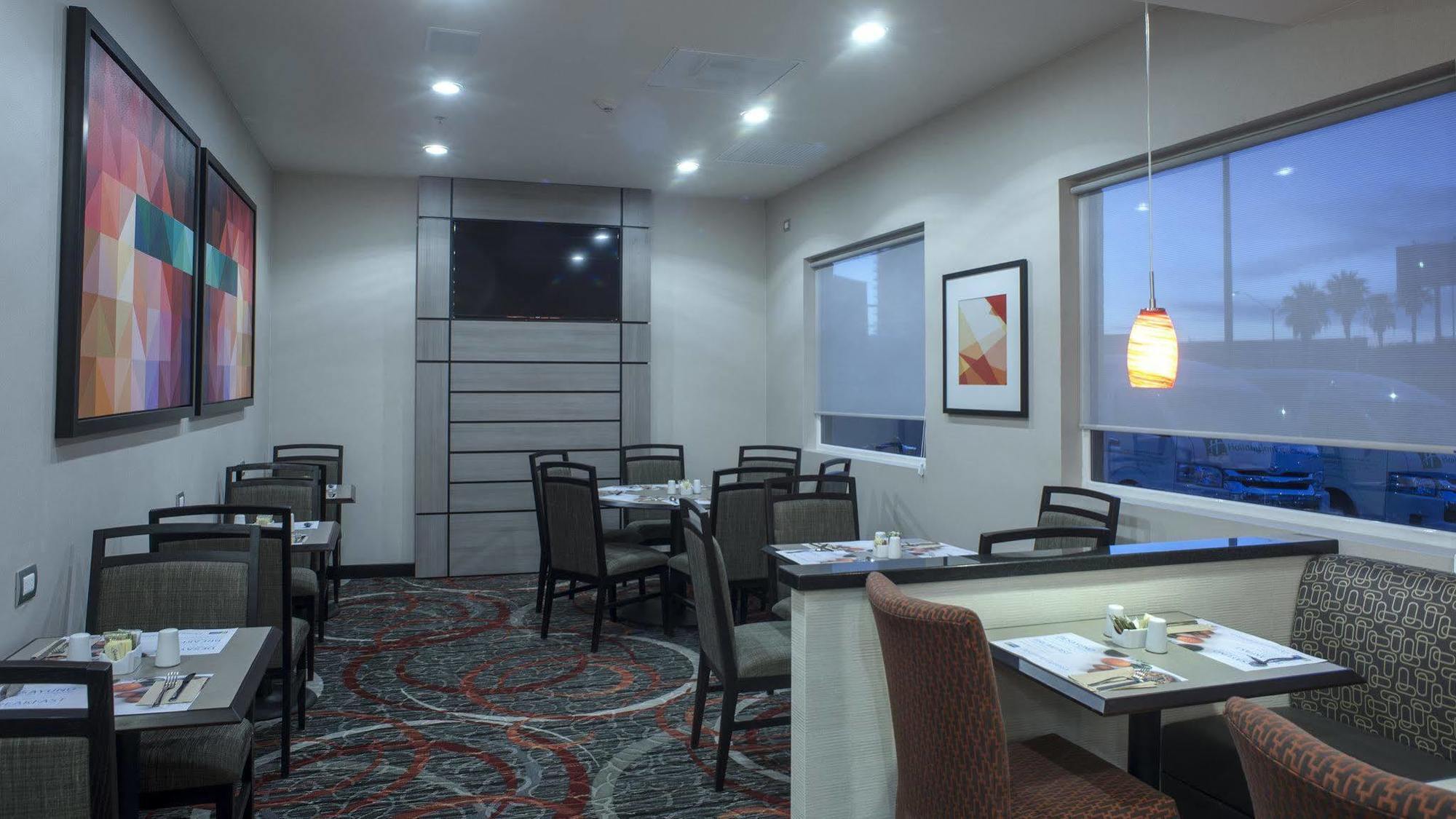Holiday Inn Express & Suites Chihuahua Juventud By Ihg Exteriér fotografie