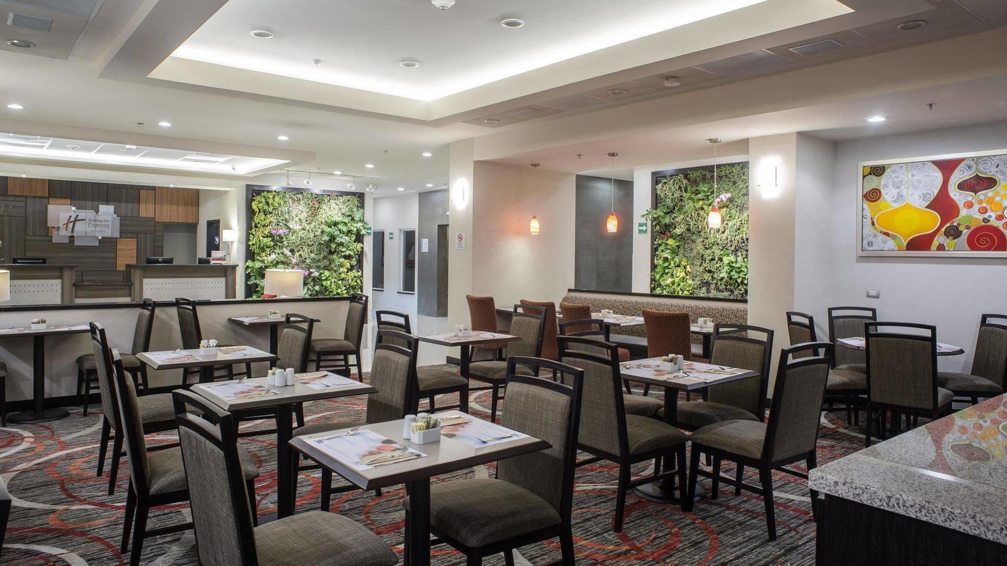 Holiday Inn Express & Suites Chihuahua Juventud By Ihg Exteriér fotografie